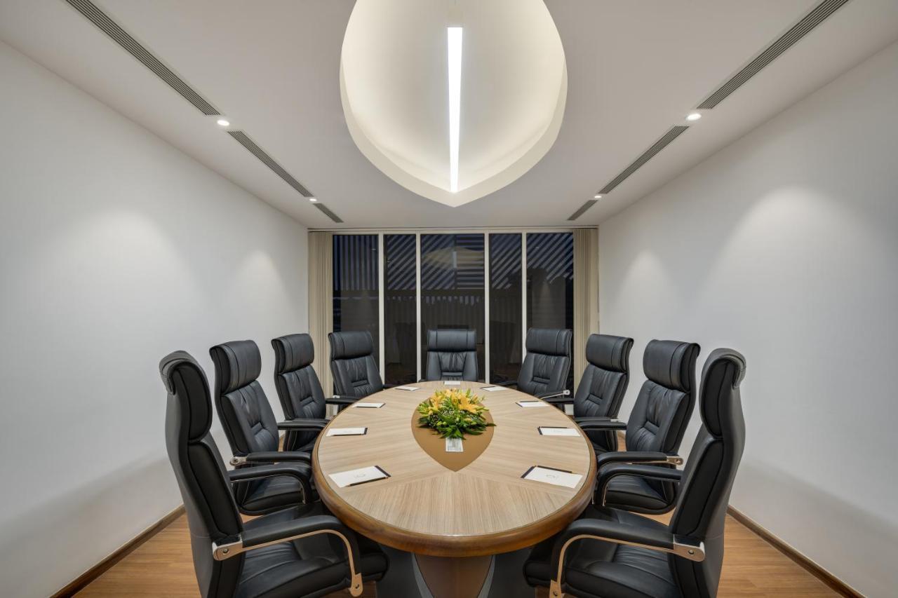 O By Tamara, Trivandrum Thiruvananthapuram Екстериор снимка Boardroom at the headquarters of the National Stock Exchange of India