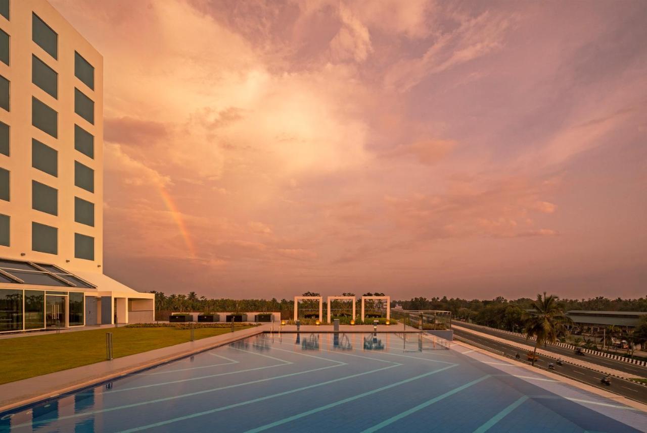 O By Tamara, Trivandrum Thiruvananthapuram Екстериор снимка The pool at the Infosys Mysuru campus